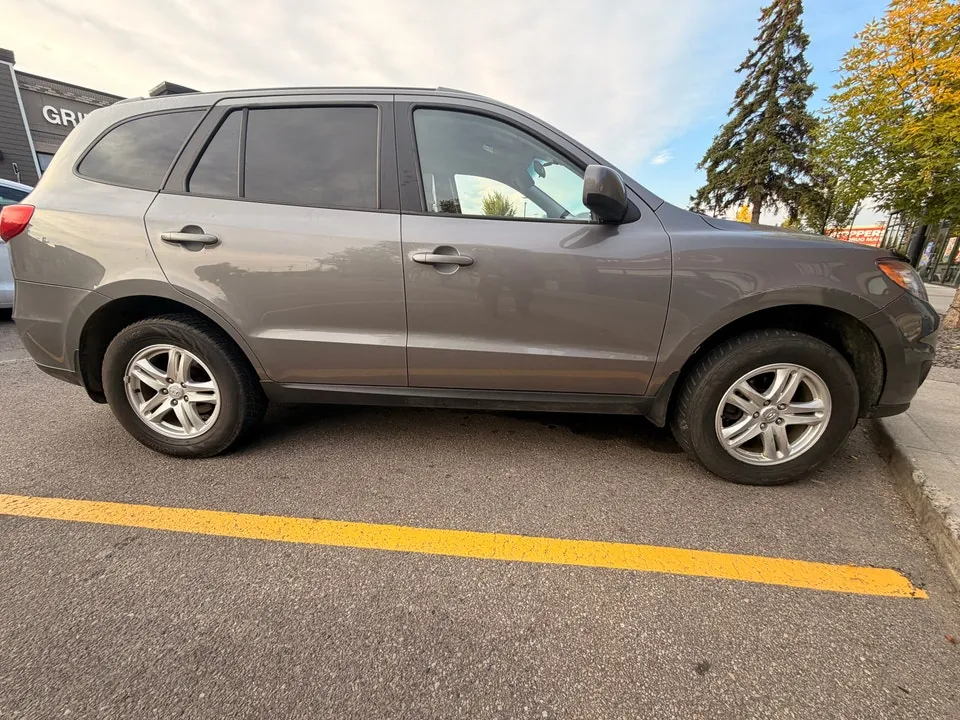 Hyundai Santa Fe 2010 photo 3