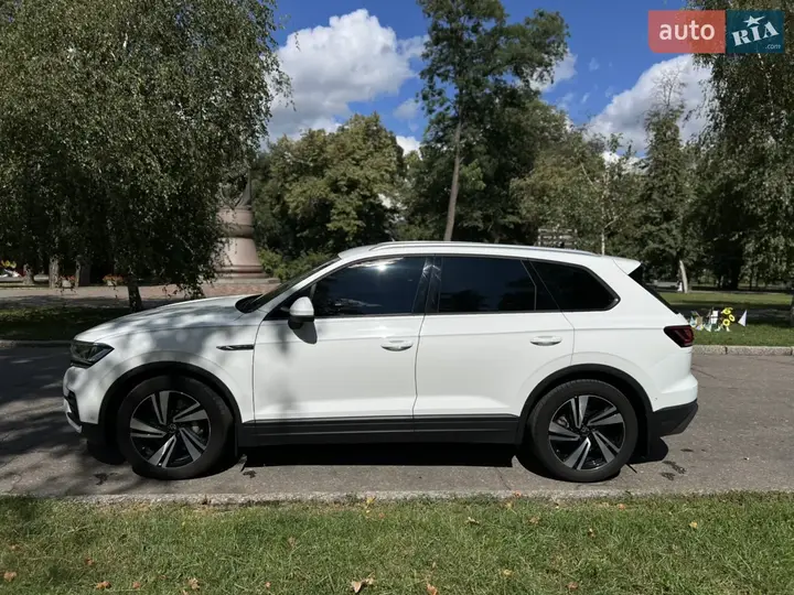 Volkswagen Touareg 2019 photo 3