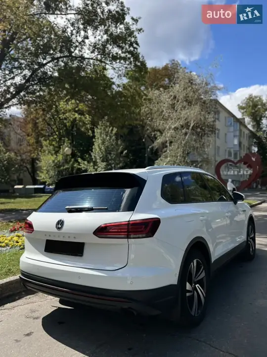 Volkswagen Touareg 2019 photo 5