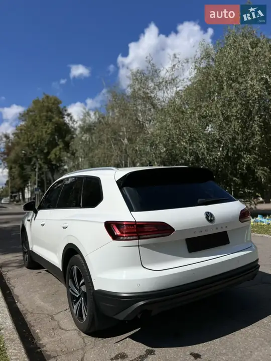 Volkswagen Touareg 2019 photo 4