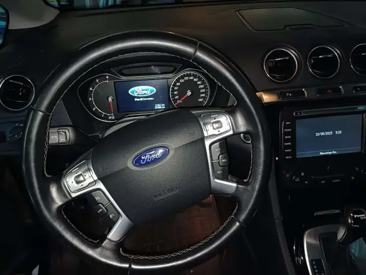 Ford Galaxy 2014 photo 3