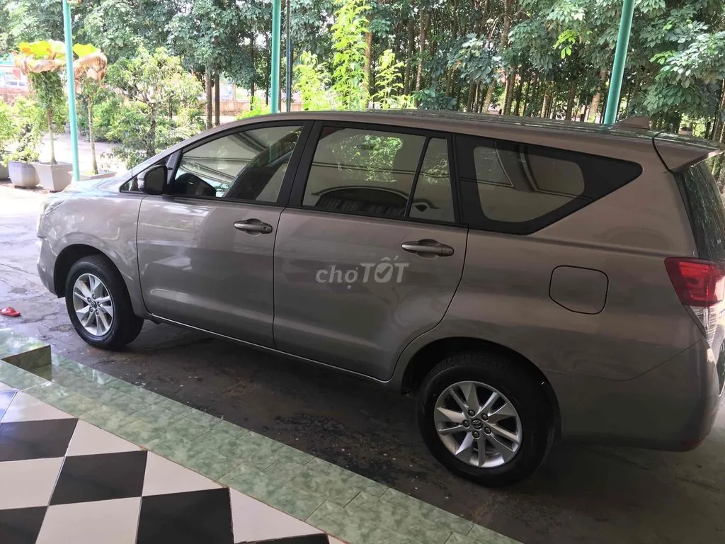 Toyota Innova 2018 photo 2