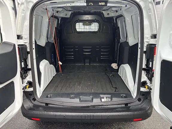 Ford Transit Courier 2026 photo 3