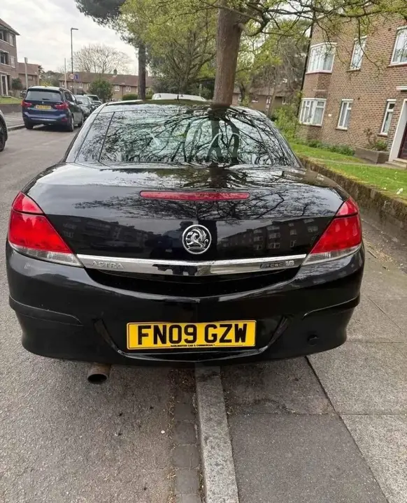 Vauxhall Astra 2009 photo 3