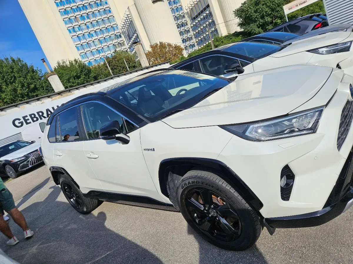 Toyota Rav4 2020 photo 3