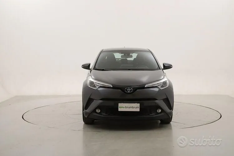 Toyota C-Hr 2018 photo 2