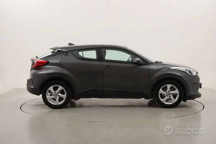 Toyota C-Hr 2018 photo 3