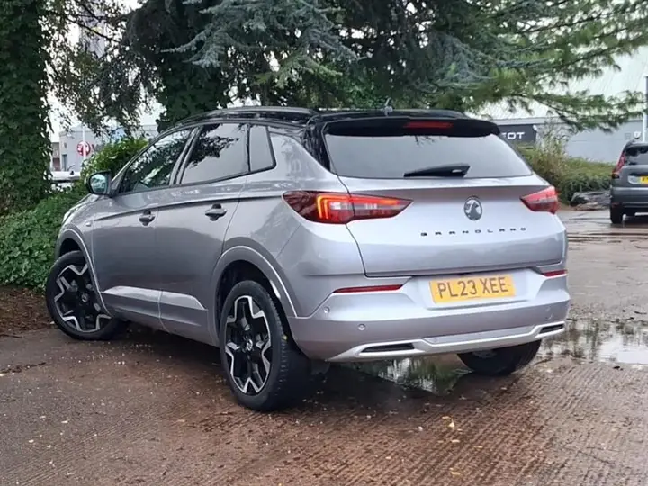 Vauxhall Grandland 2023 photo 2