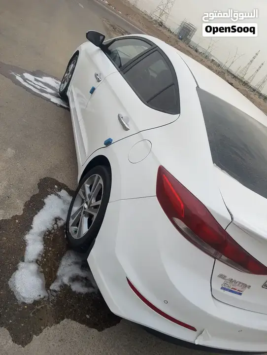 Hyundai Elantra 2018 photo 3