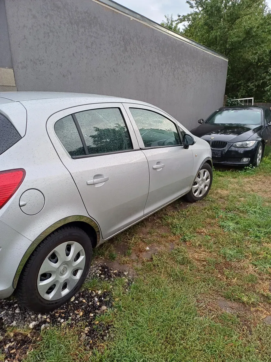 Opel Corsa 2009 photo 3