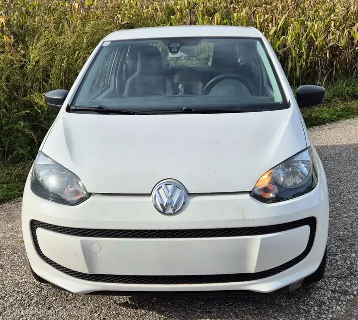 Volkswagen Up 2014 photo 2