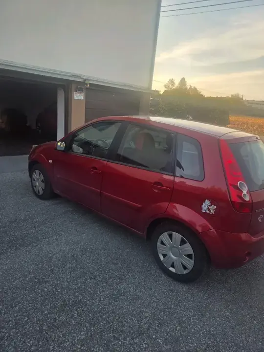 Ford Fiesta 2007 photo 3