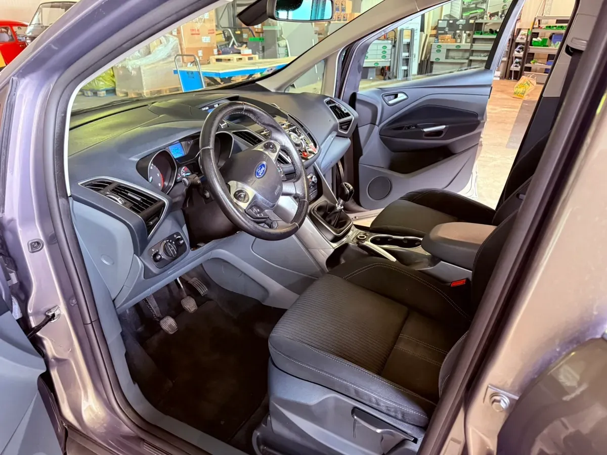 Ford C-Max 2012 photo 3