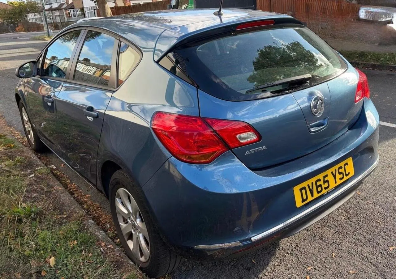 Vauxhall Astra 2015 photo 4
