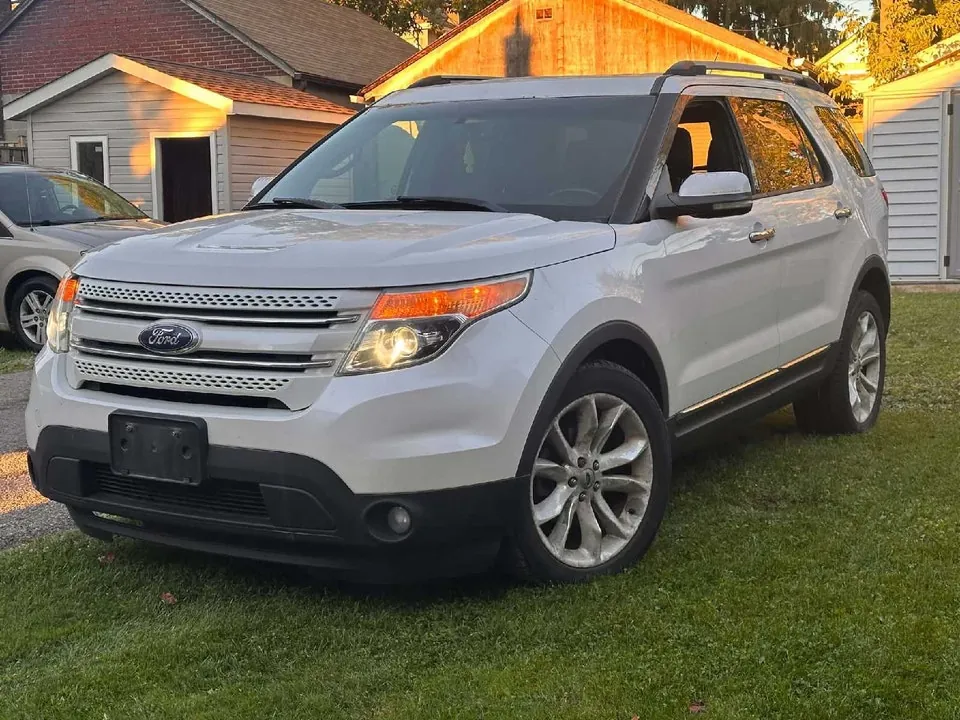 Ford Explorer 2011 photo 4