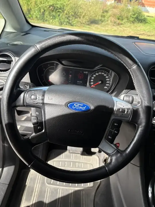 Ford Galaxy 2014 photo 3