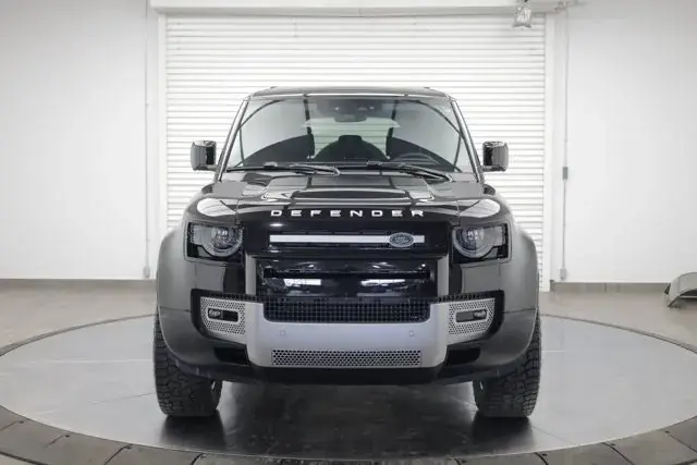 Land Rover Defender 2025 photo 2