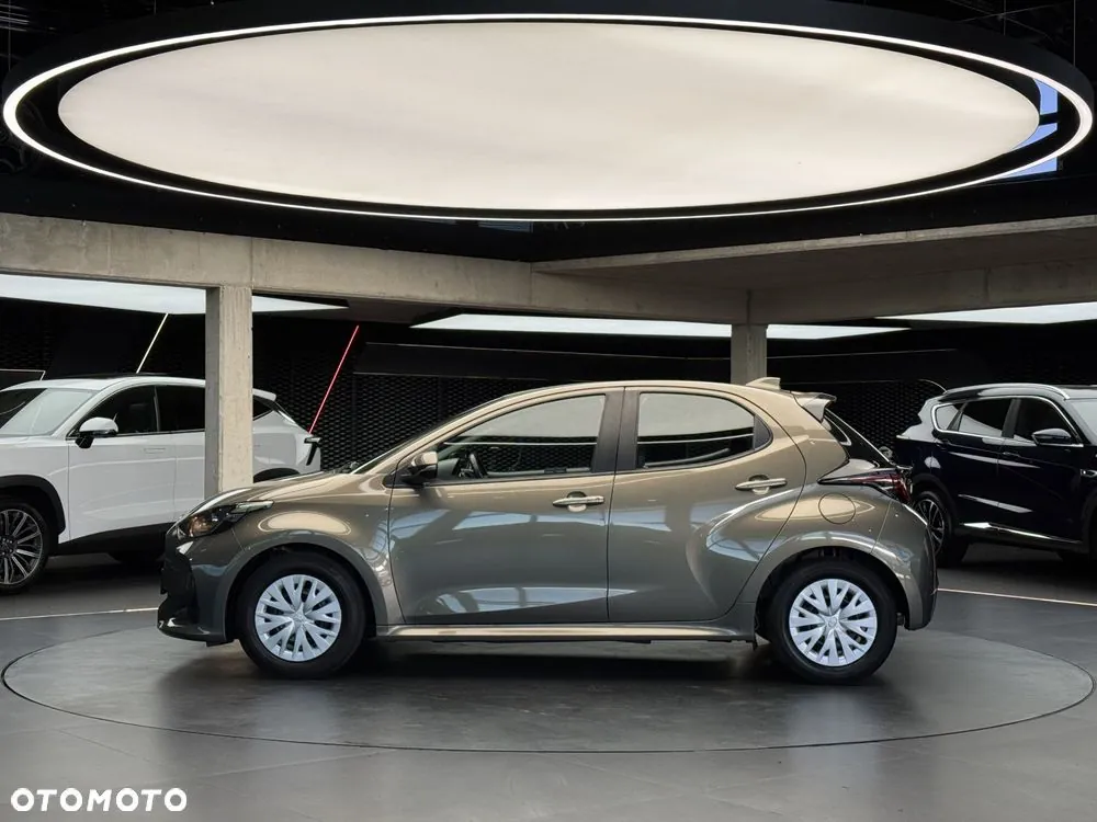 Toyota Yaris 2022 photo 2