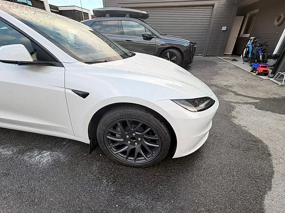 Tesla Model 3 2024 photo 5
