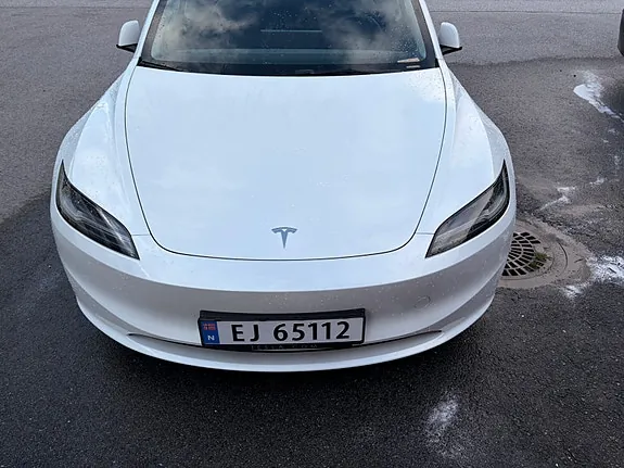 Tesla Model 3 2024 photo 4