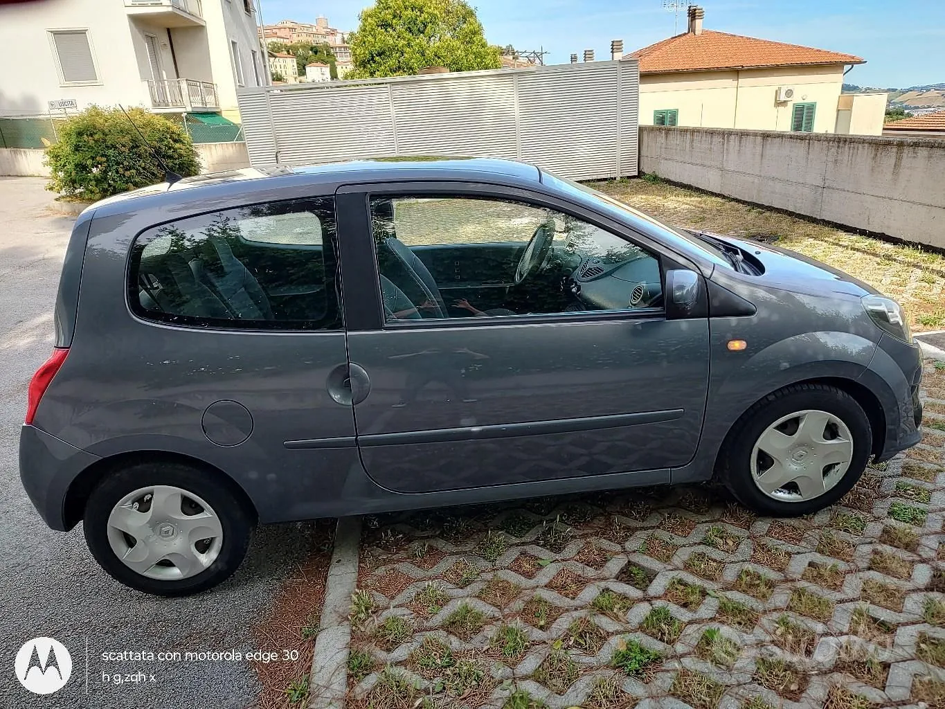 Renault Twingo 2010 photo 2