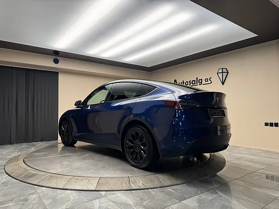 Tesla Model Y 2024 photo 3