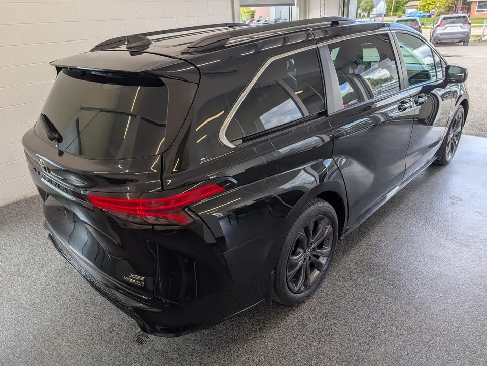 Toyota Sienna 2022 photo 3