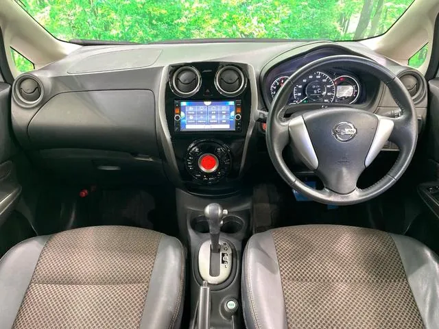 Nissan Note 2015 photo 2