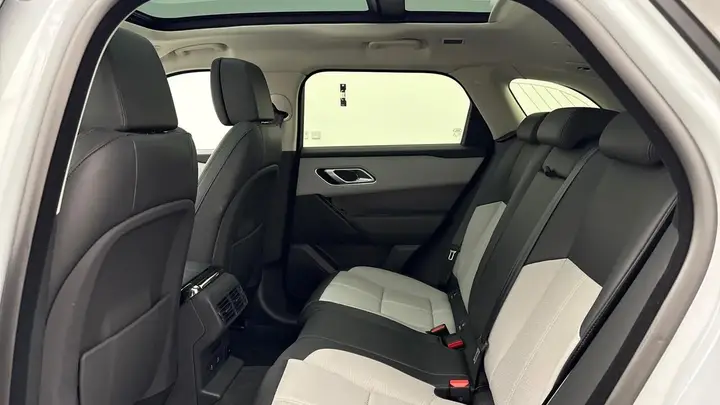 Land Rover Range Rover Velar 2024 photo 4