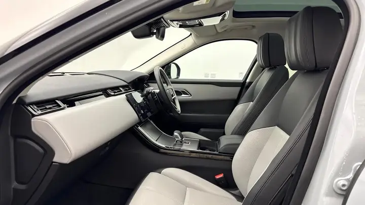 Land Rover Range Rover Velar 2024 photo 3