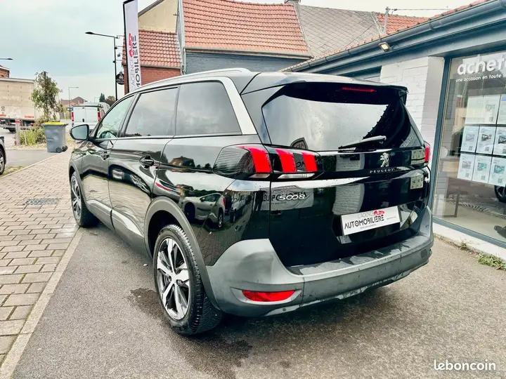 Peugeot 5008 2019 photo 3