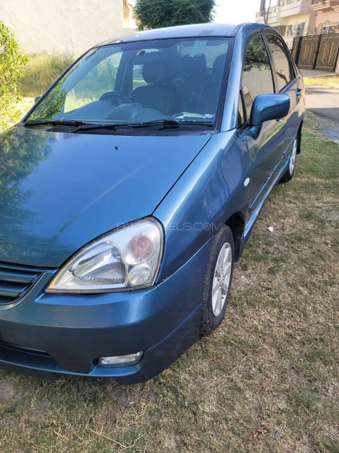 Suzuki Liana