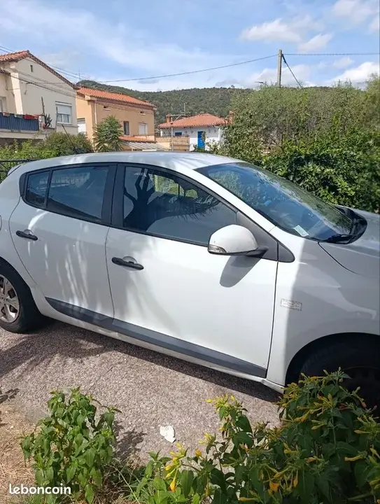 Renault Megane 2011 photo 3