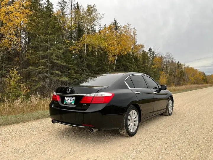 Honda Accord 2013 photo 2