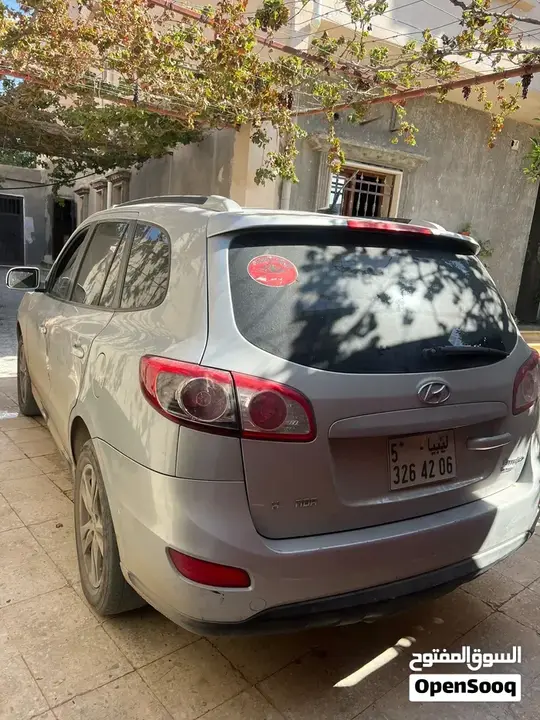 Hyundai Santa Fe 2012 photo 2