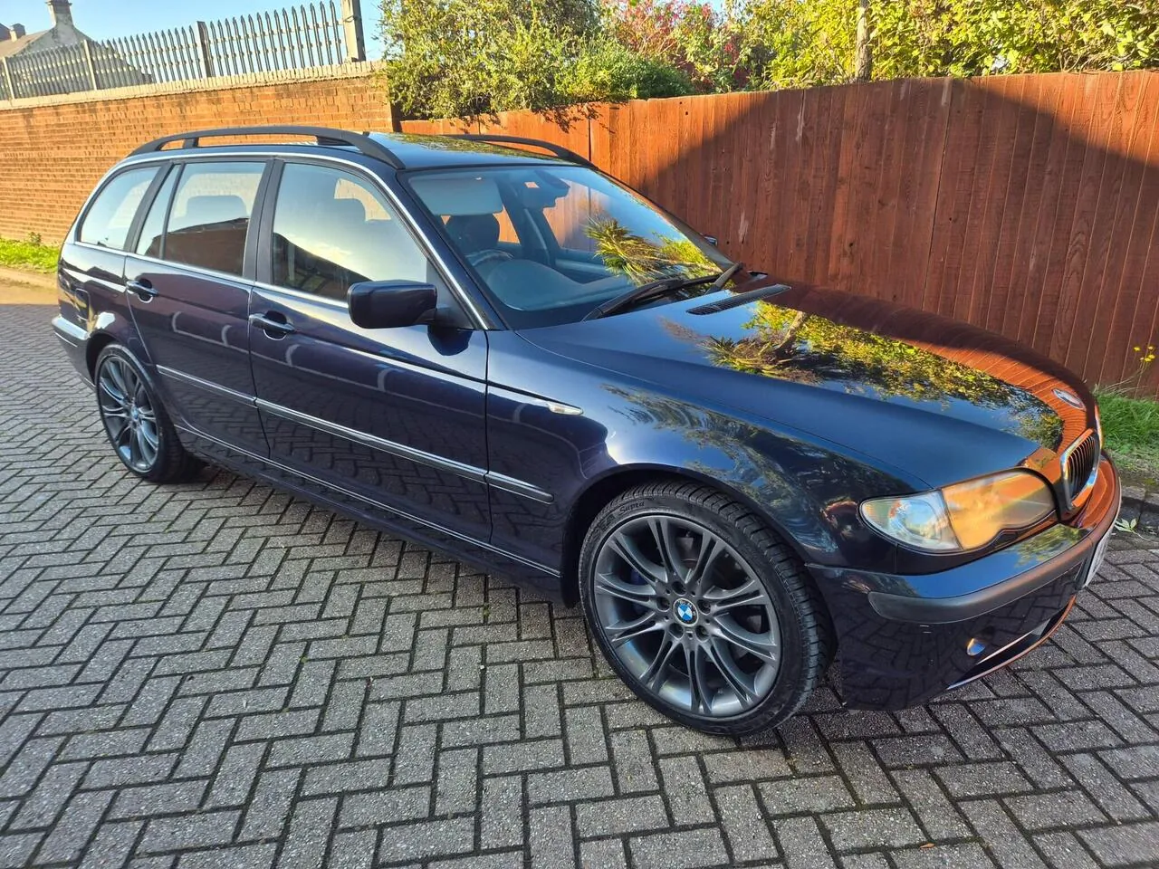 BMW 3 Series 2002 photo 2