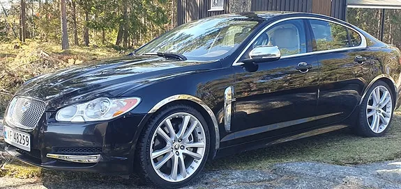 Jaguar Xf 2010 photo 2