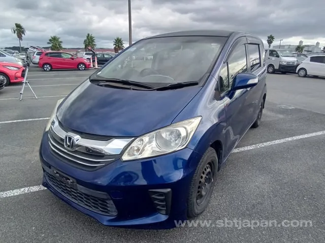Honda Freed G 2014 photo 2