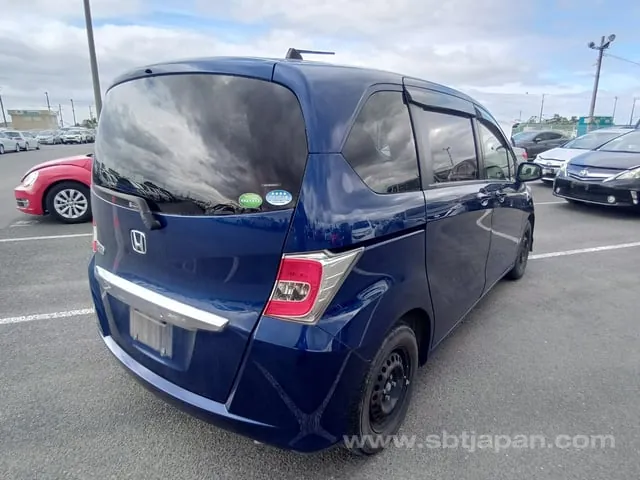 Honda Freed G 2014 photo 4