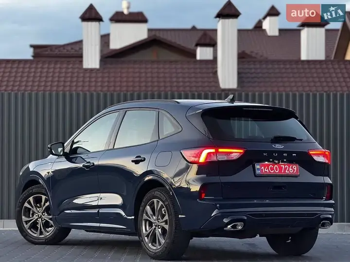Ford Kuga 2022 photo 2