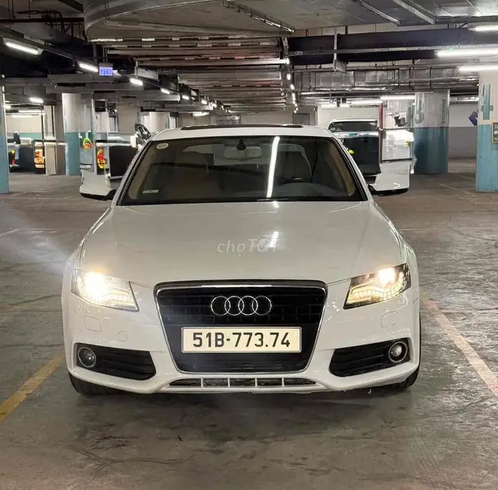 Audi A4 2009 photo 4