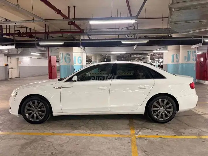 Audi A4 2009 photo 3