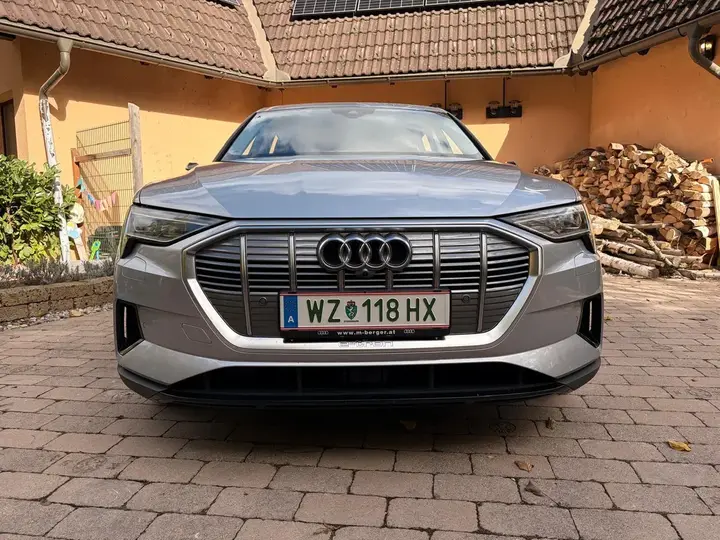 Audi E-Tron 2019 photo 2