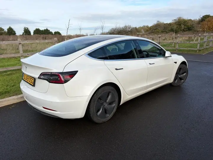 Tesla Model 3 2019 photo 2