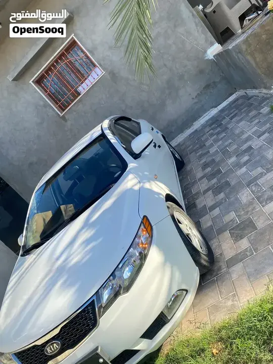 Kia Cerato 2011 photo 2