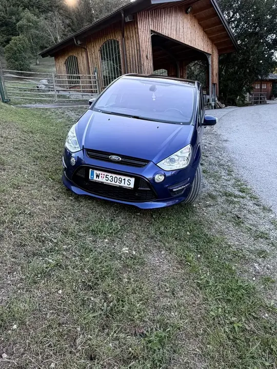 Ford S-Max 2013 photo 2
