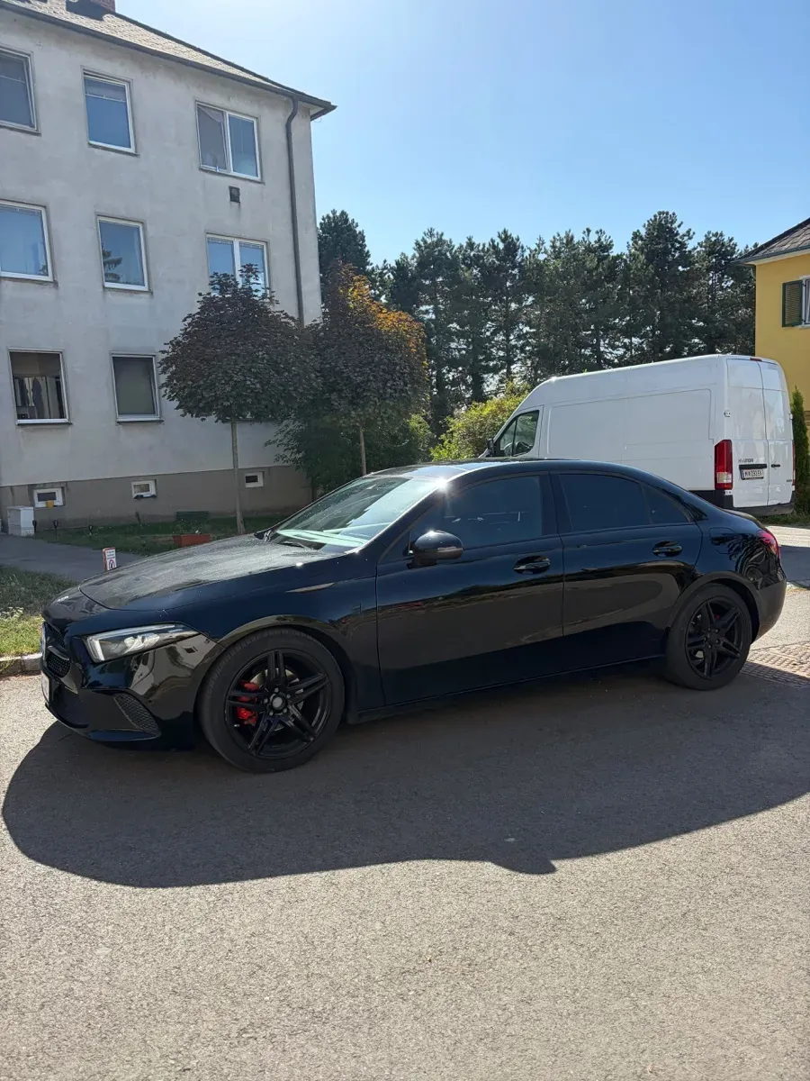Mercedes-Benz A-Class 2019 photo 3