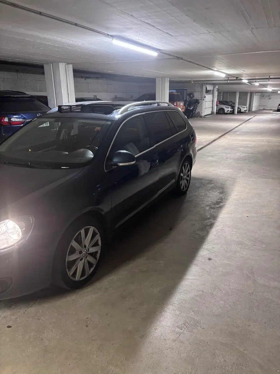 Volkswagen Golf 2010 photo 3