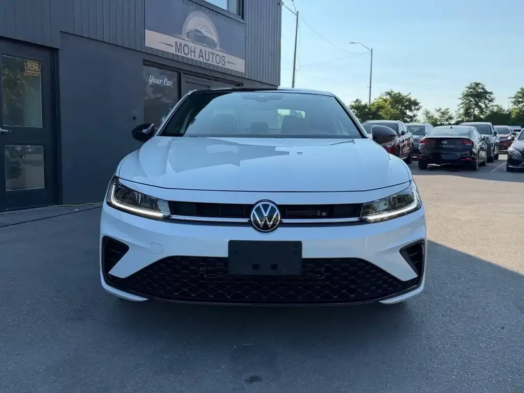 Volkswagen Jetta 2026 photo 2