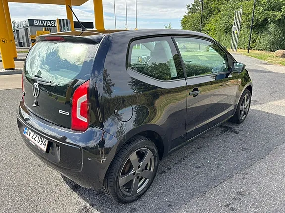 Volkswagen Up 2015 photo 3